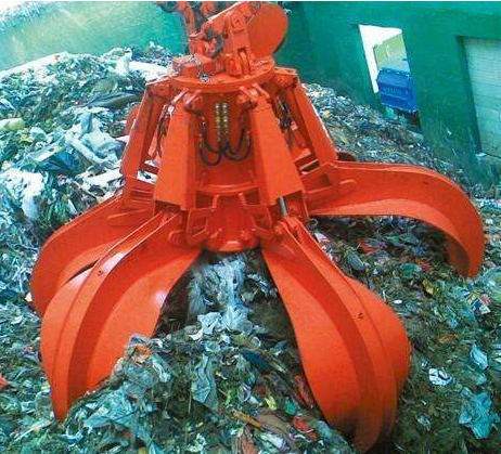 液壓抓斗作業中 液壓抓斗作業中